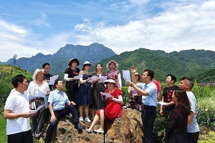 男演員張巖帶你領(lǐng)略科技魅力，最新高科技產(chǎn)品體驗報告