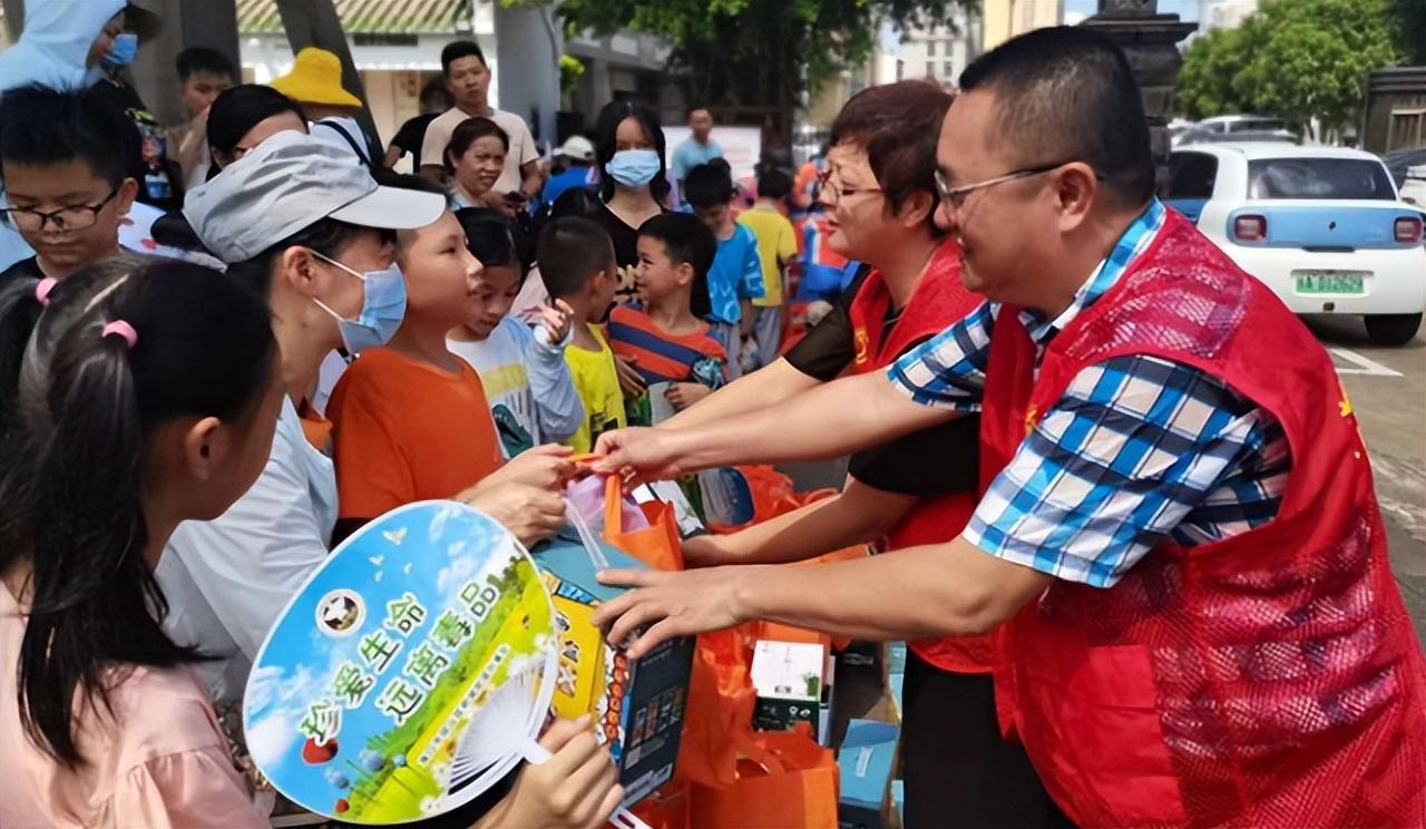 ?？诰W(wǎng)約車最新動態(tài)，如何成為?？诰W(wǎng)約車司機——詳細步驟指南