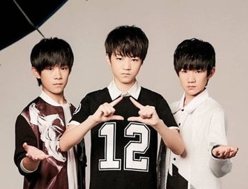 TFBoys最新合照，青春記憶與話題的絢爛交織