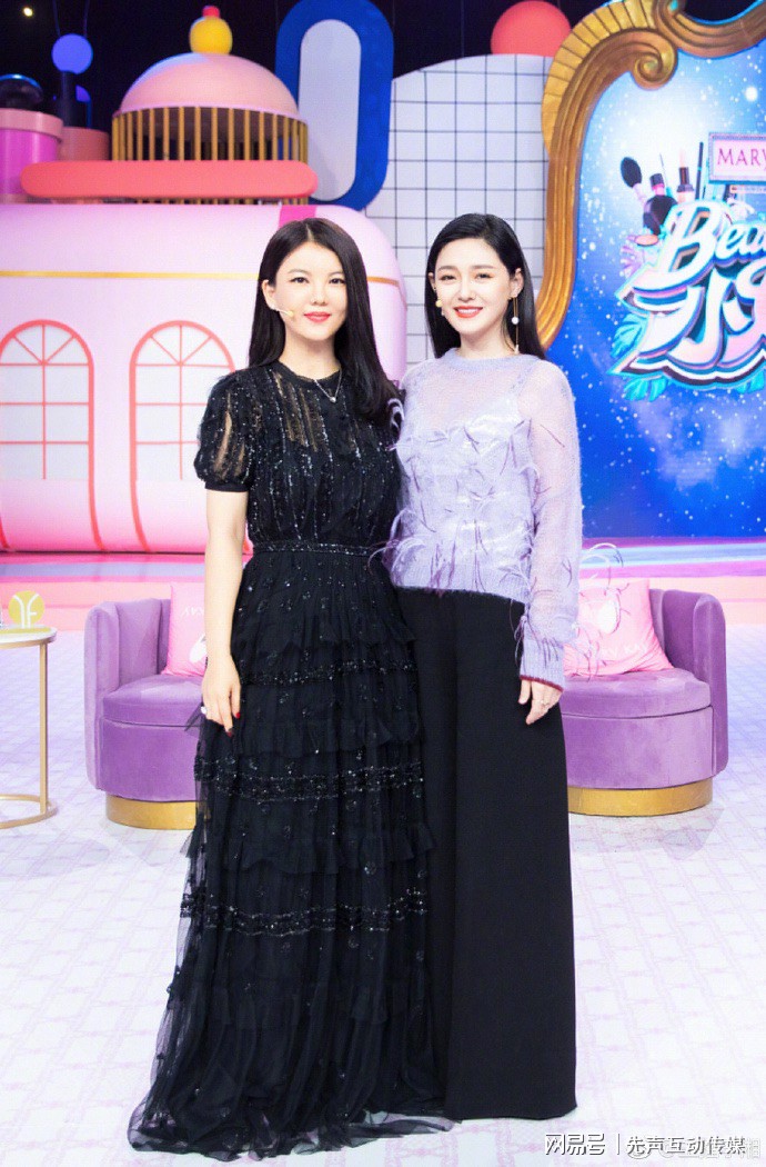 李湘與蔣欣探尋繁華中的隱秘寶藏，小巷奇遇揭秘特色小店